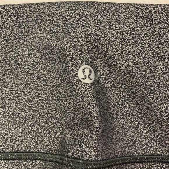 Size 8 silver and black LULULEMON pants, euc - Picture 2 of 5